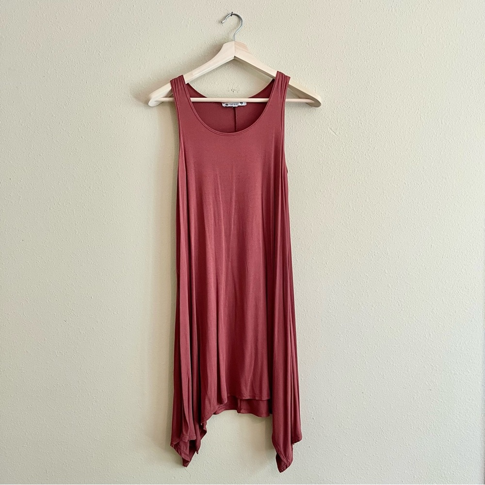 Wilde Handkerchief Hem Midi Dress